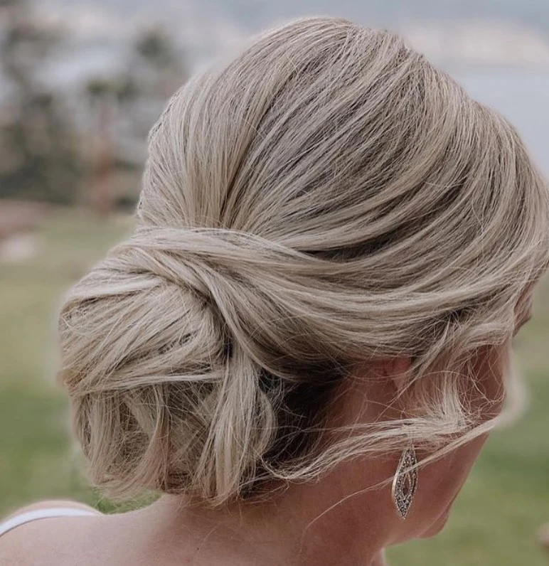 Bridal hairstyle with accessories